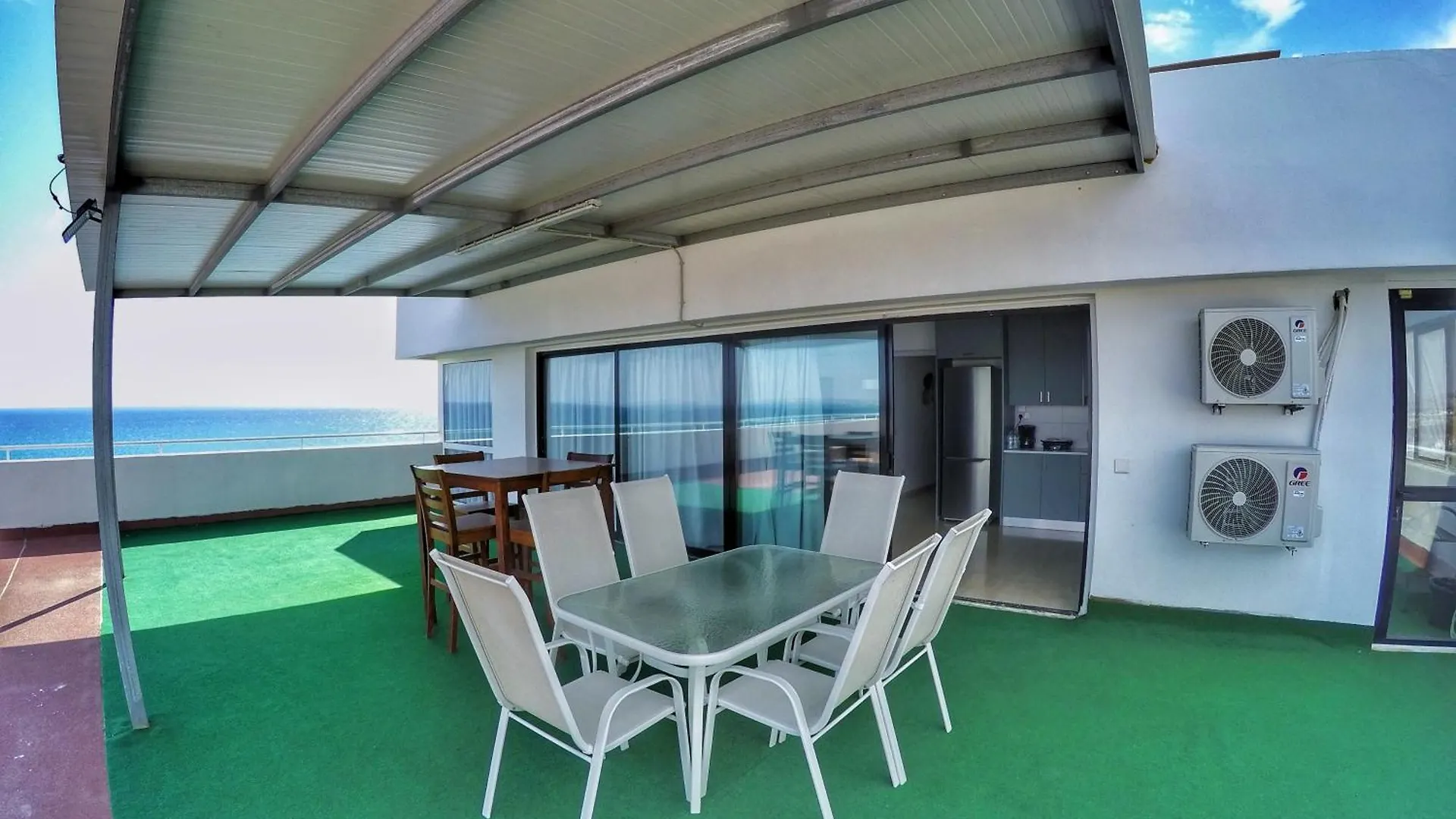 Stunning Top-Floor Beachfront Apartment Larnaca